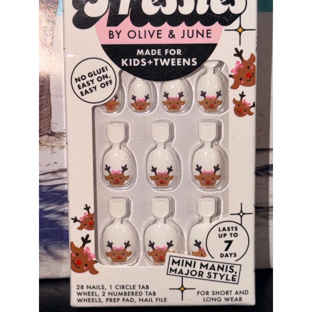 Olive & June Pressies Oh Deer Reindeer Press On Nails Kids Tweens Round XS/S